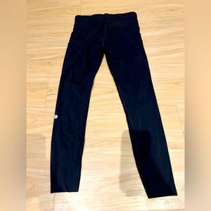 Lululemon leggings with side pockets